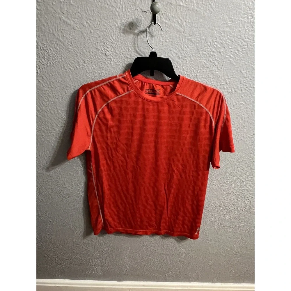 Men's Pullover Red‎ Avalanche Short Sleeve Size Medium Shirt